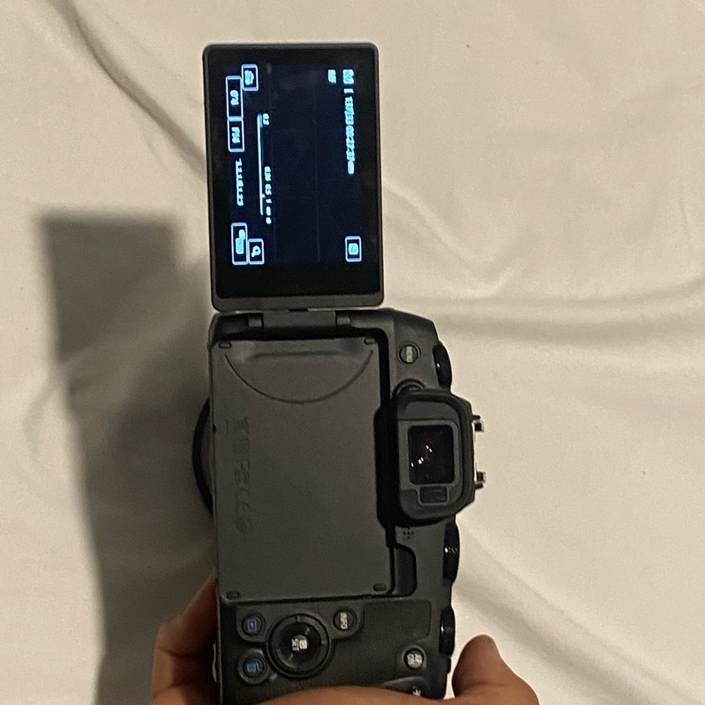 Camera + Accessories - Picture 2 of 3